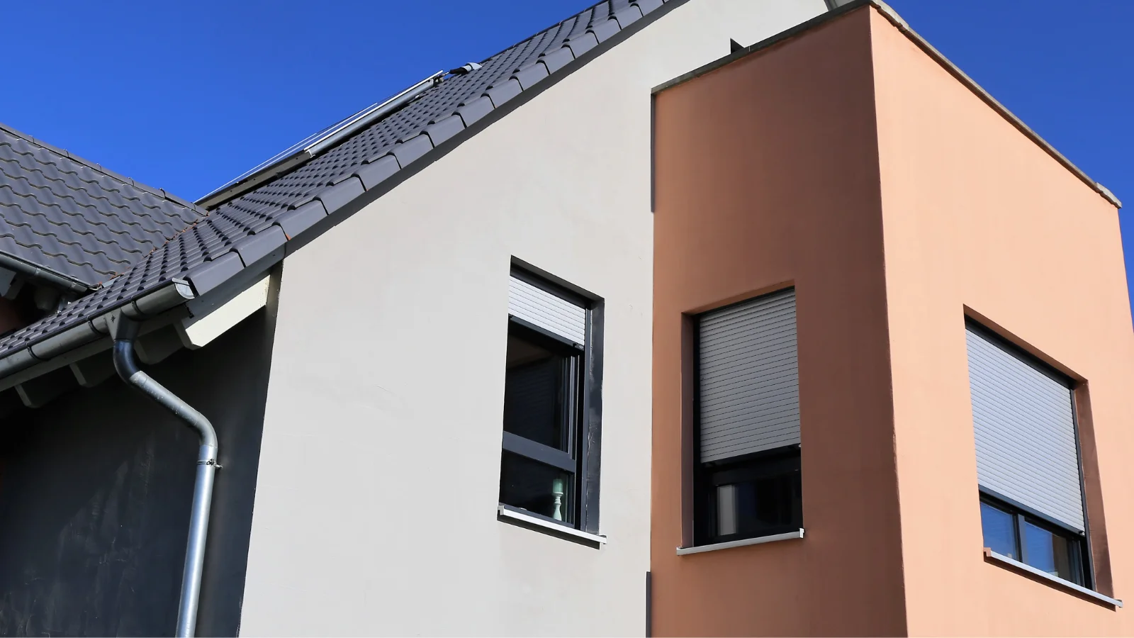 najczestsze-bledy-przy-samodzielnym-czyszczeniu-elewacji